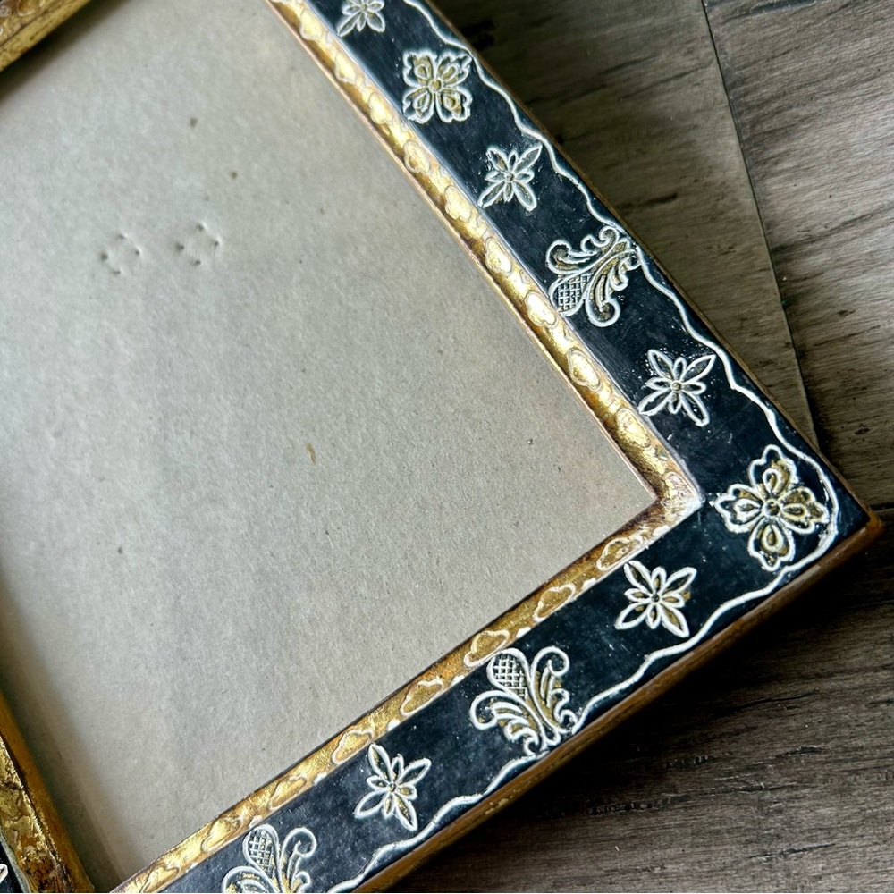 Sicura Shabby Chic French Country Fleur De Lys Picture Frame in Black - Picture 3 of 11